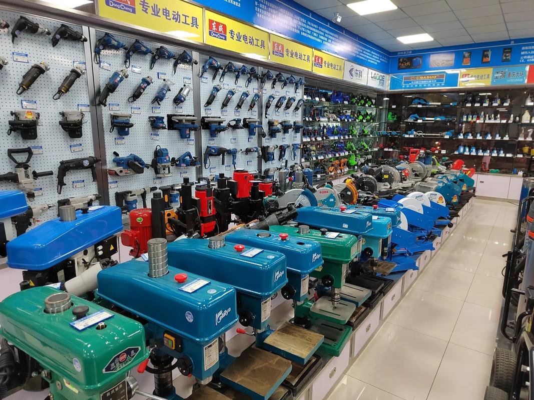 未來萬家五金機(jī)電廣西宜州店 全國連鎖，誠信經(jīng)營，專注氣動(dòng)與機(jī)電